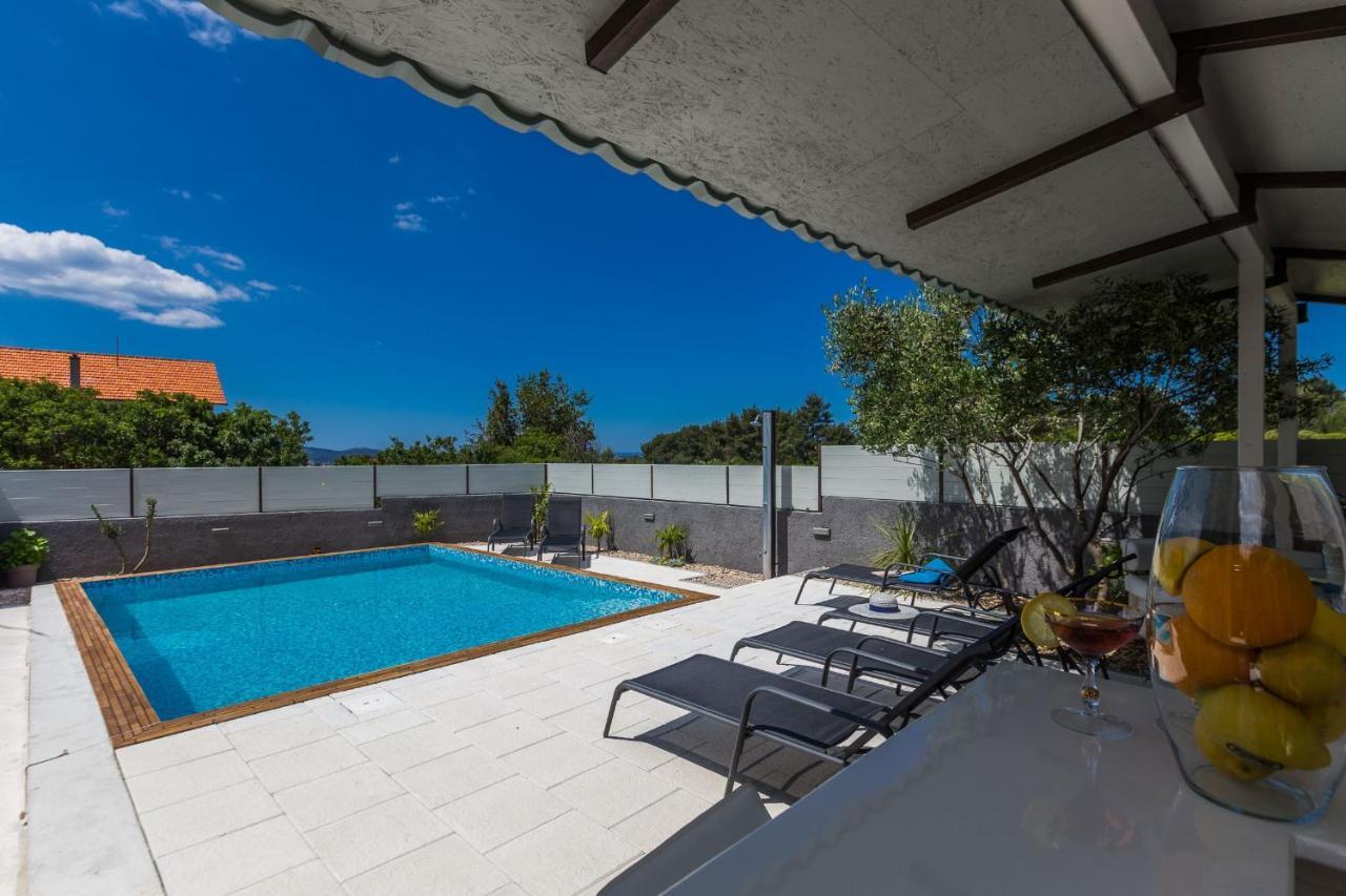 Katina Apartment With Private Pool Zadar Exterior foto